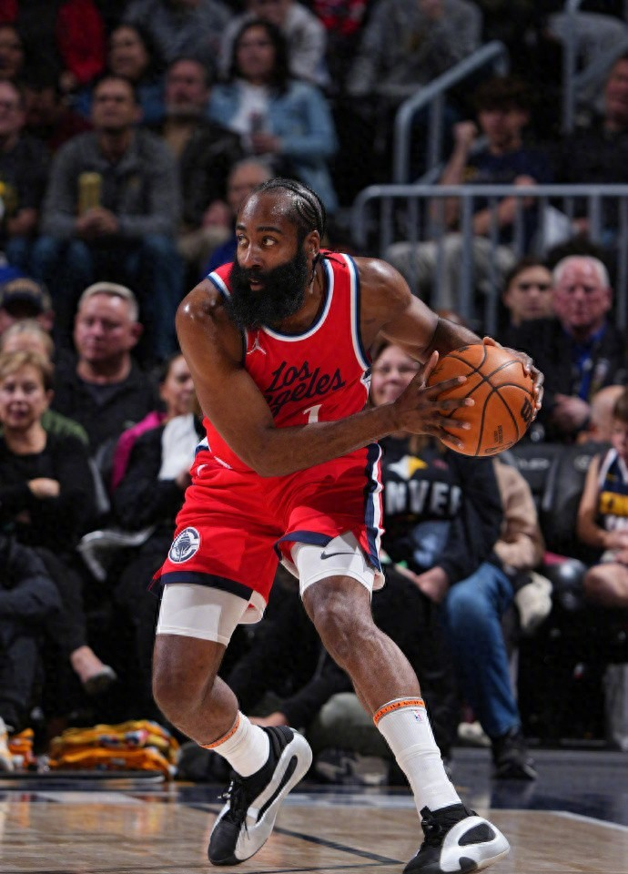 转折点罗马绝杀压哨；NBA季后赛国际比赛日攻防权衡；气氛紧张；医务组通报恢复的简单介绍-欧博登录